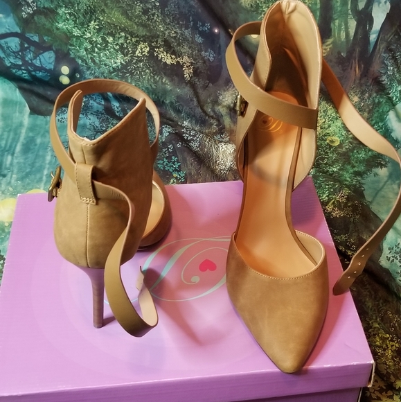 AIJAH High Heels - Picture 4 of 4